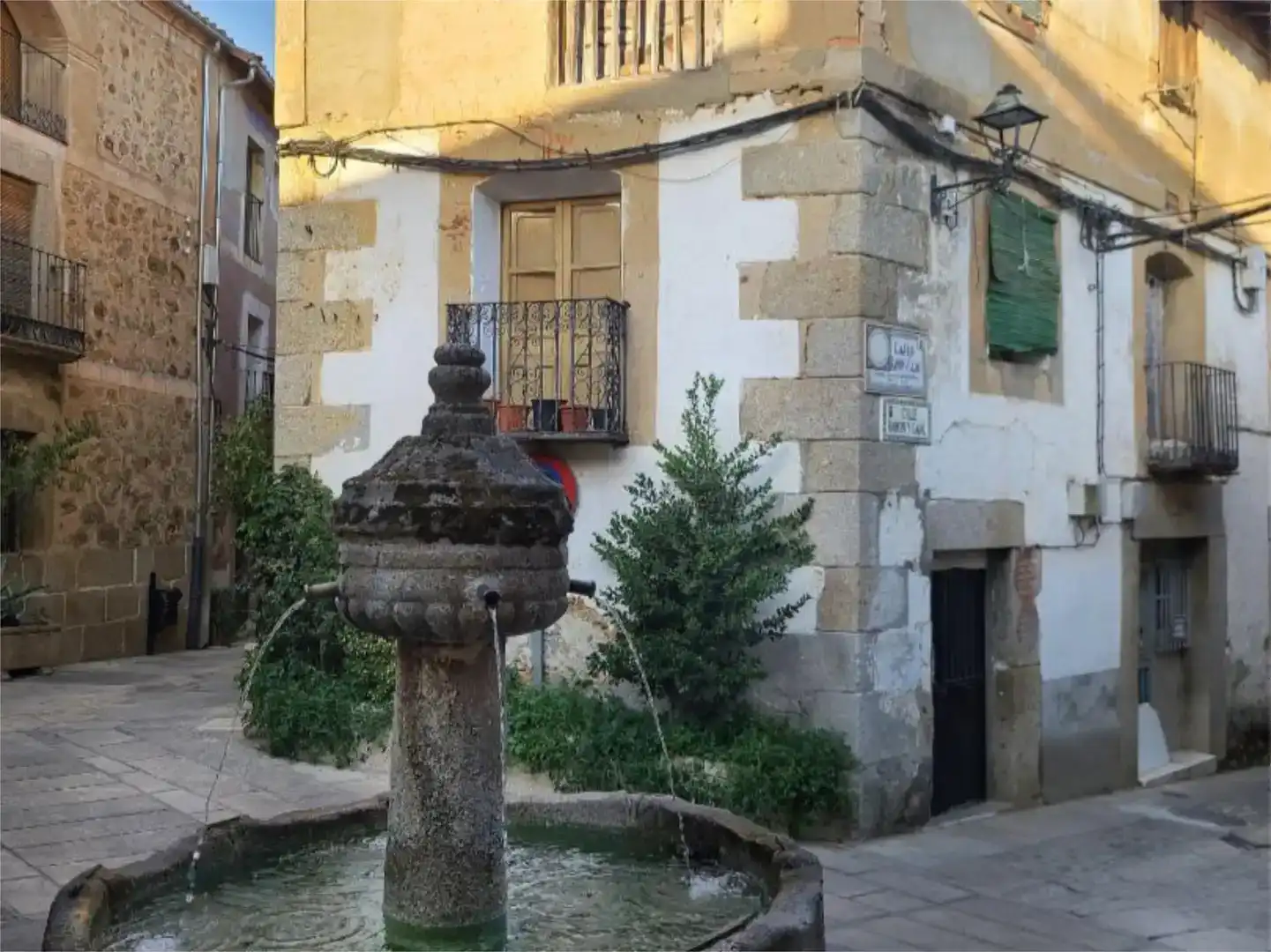 Vista exterior de Piso en venta en Cuacos de Yuste