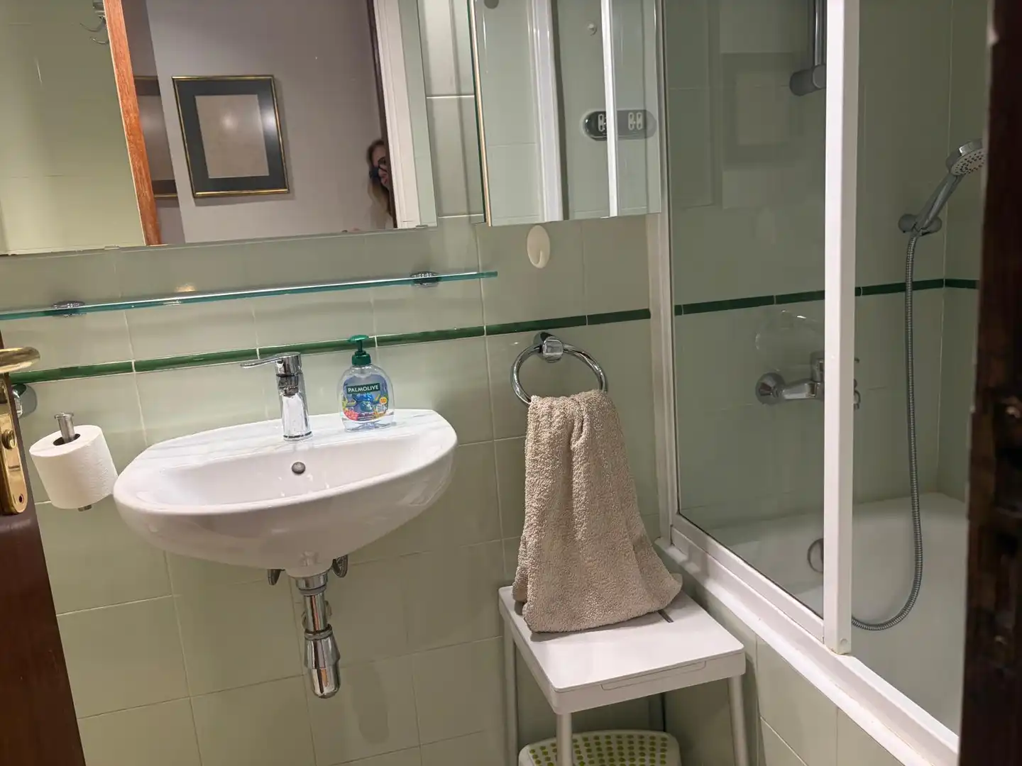 Baño de Piso de alquiler en Barcelona con Aire acondicionado, Calefacción y Jardín privado