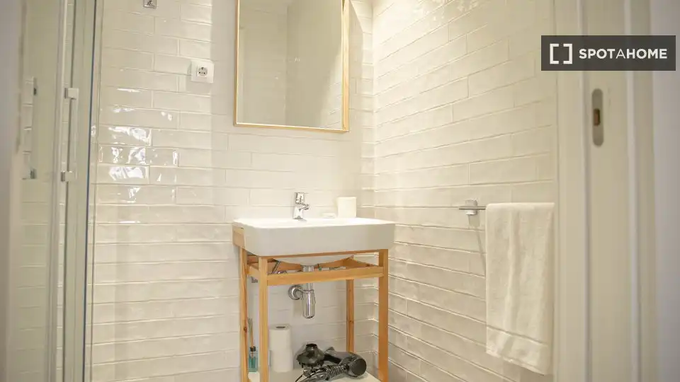 Flat for rent in Cortes - Huertas