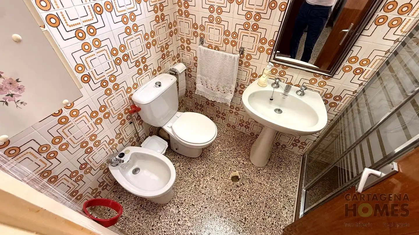 Baño de Piso en venta en Cartagena con Aire acondicionado, Terraza y Amueblado