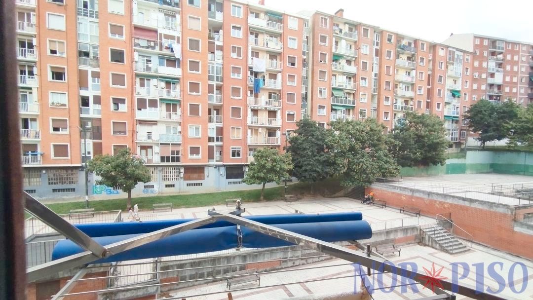 Vista exterior de Piso en venta en Bilbao  con Calefacción