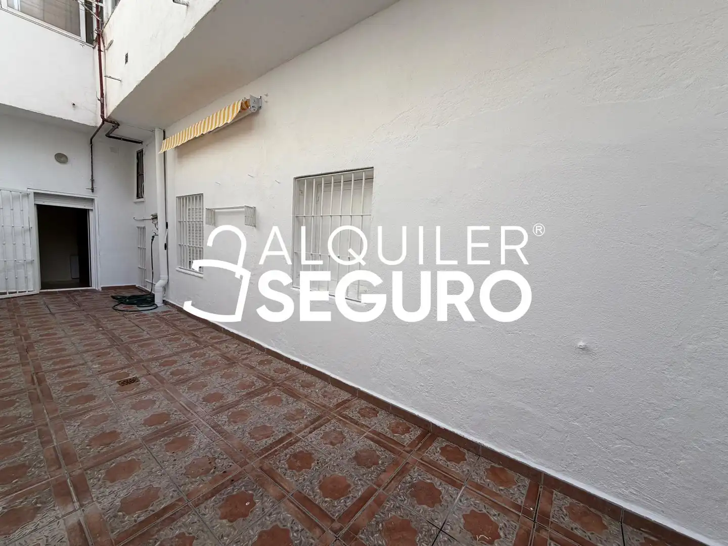 Piso de alquiler en Rafael San Narciso, Palomeras Bajas