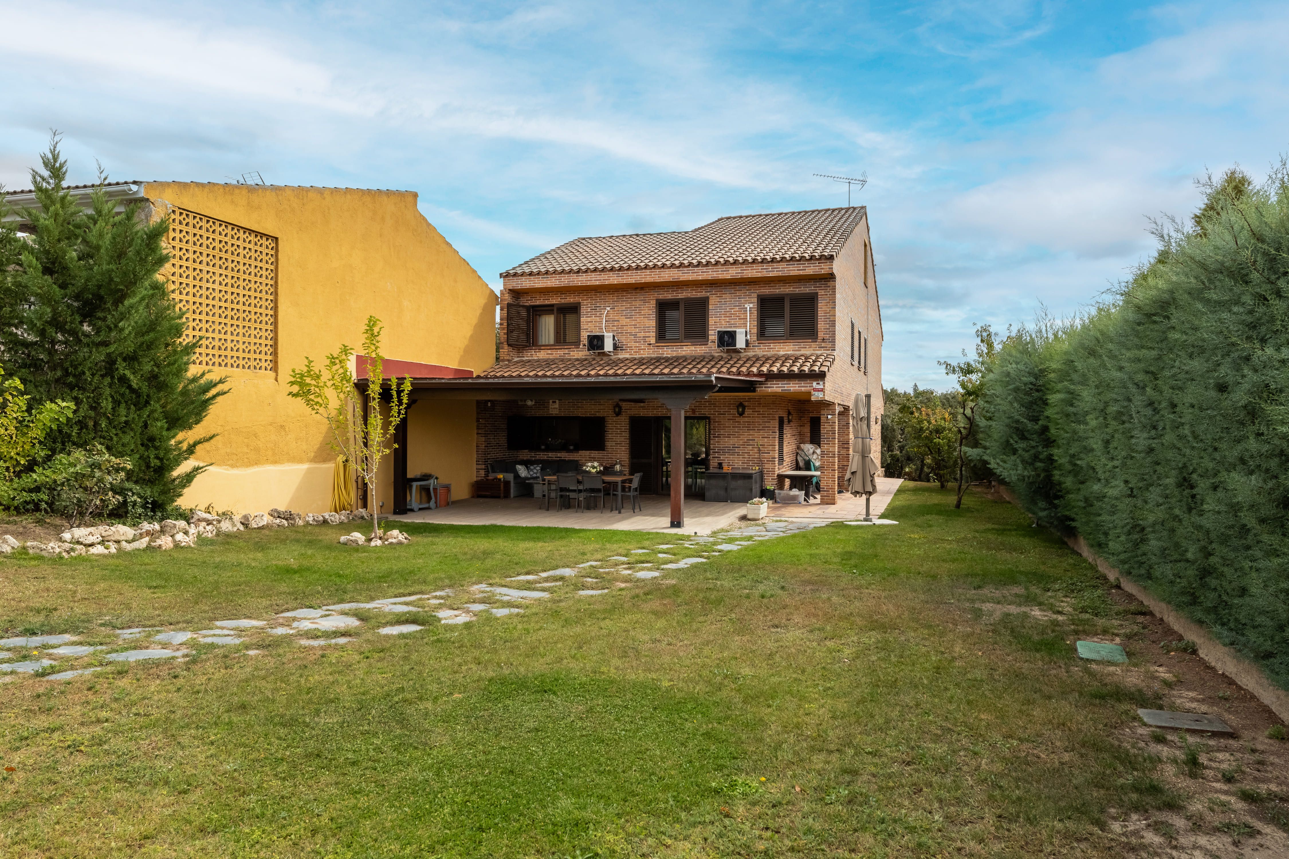 Jardí de Casa o xalet en venda en Arroyomolinos (Madrid) amb Aire condicionat, Calefacció i Jardí privat