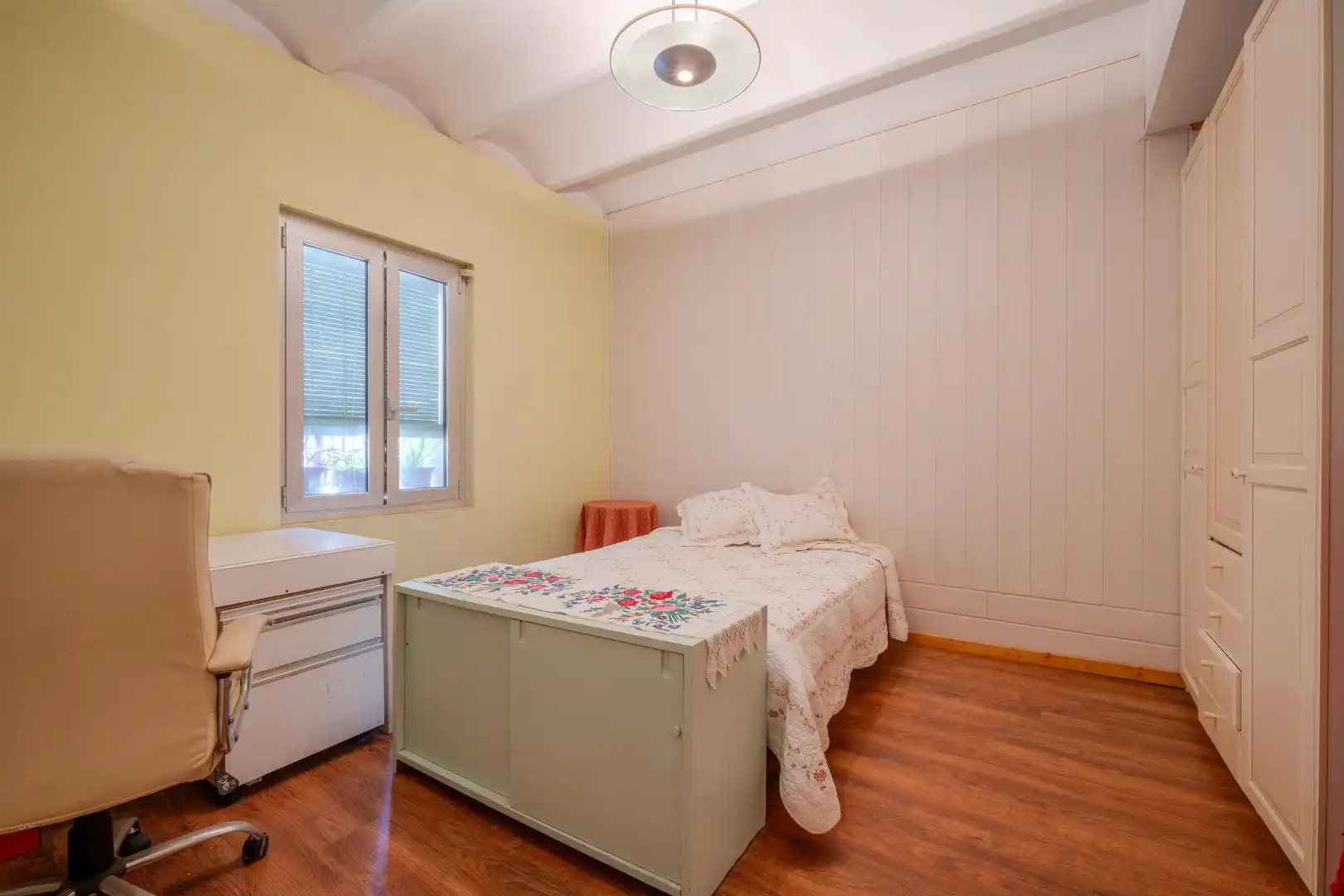 Schlafzimmer von Wohnung zum Verkauf in Girona mit Heizung