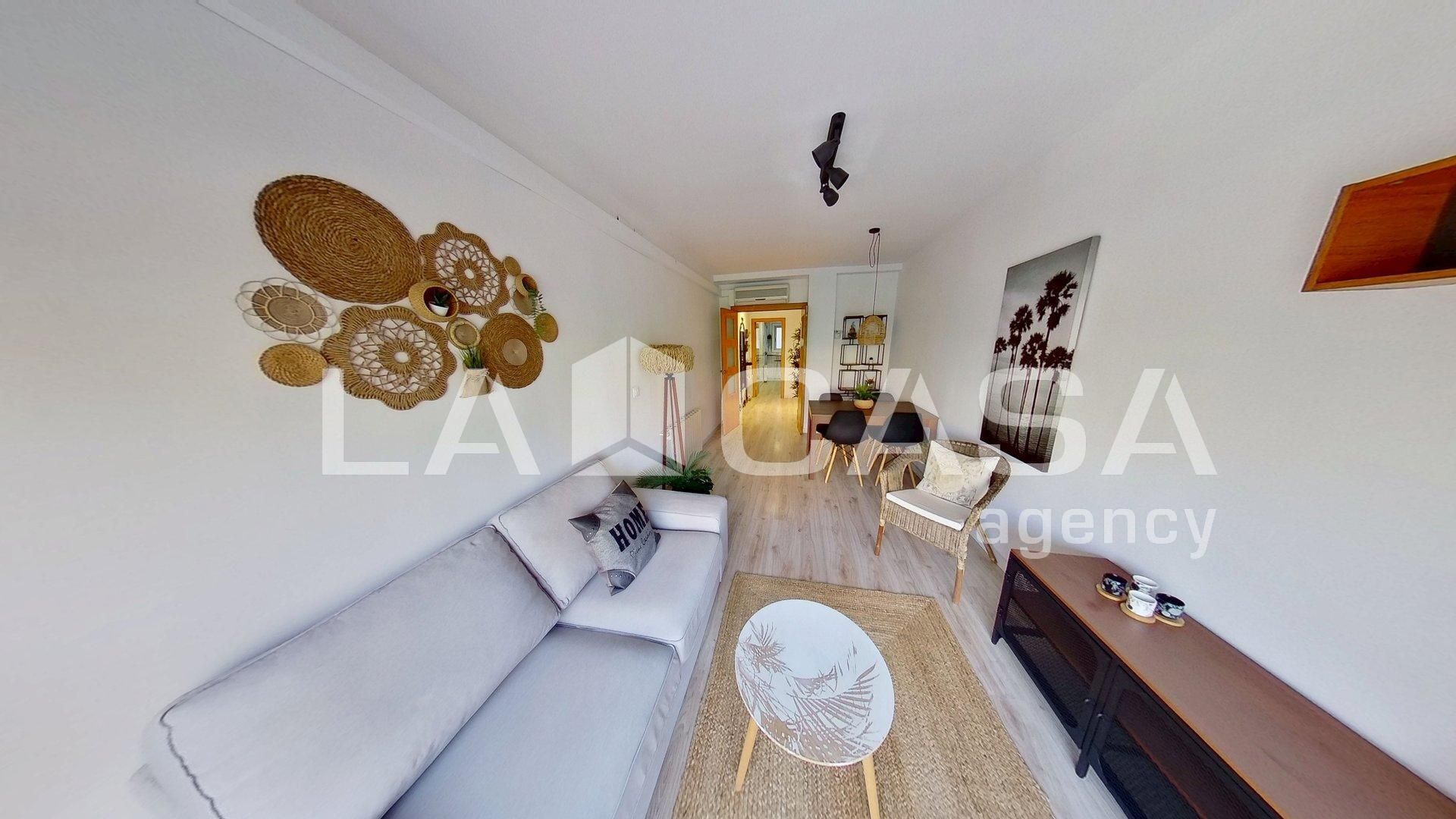 Living room of Flat for sale in  Barcelona Capital  with Balcony
