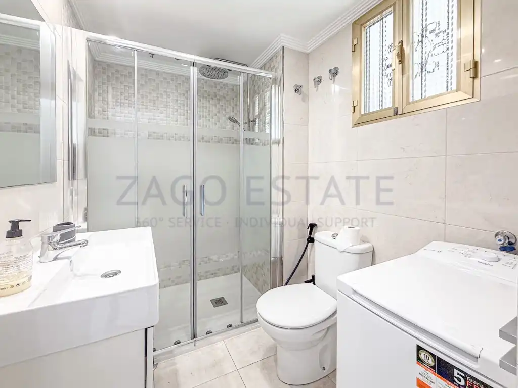 Bathroom of Flat for sale in Benidorm