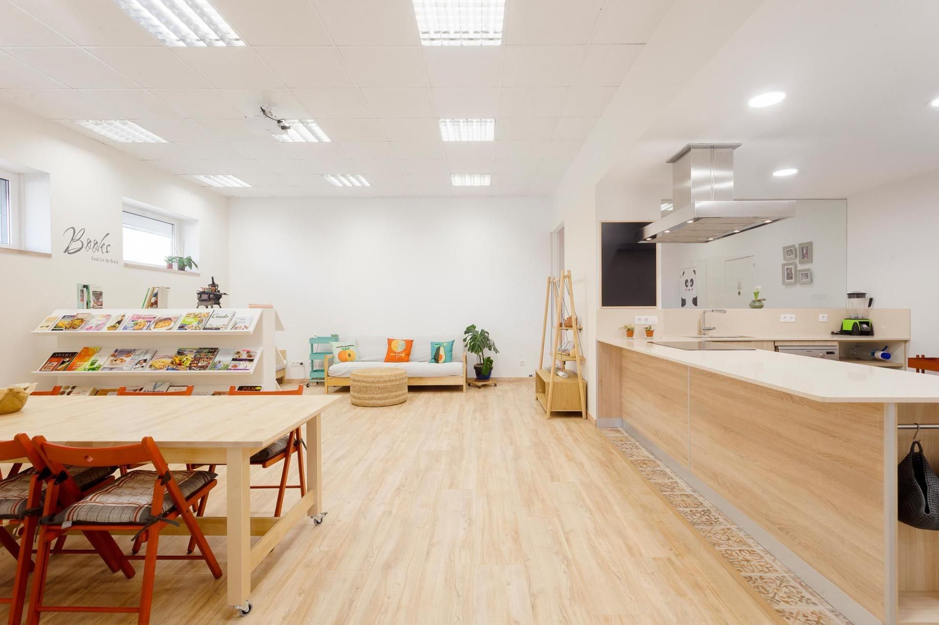 Cuina de Local en venda en Vilablareix amb Aire condicionat i Moblat