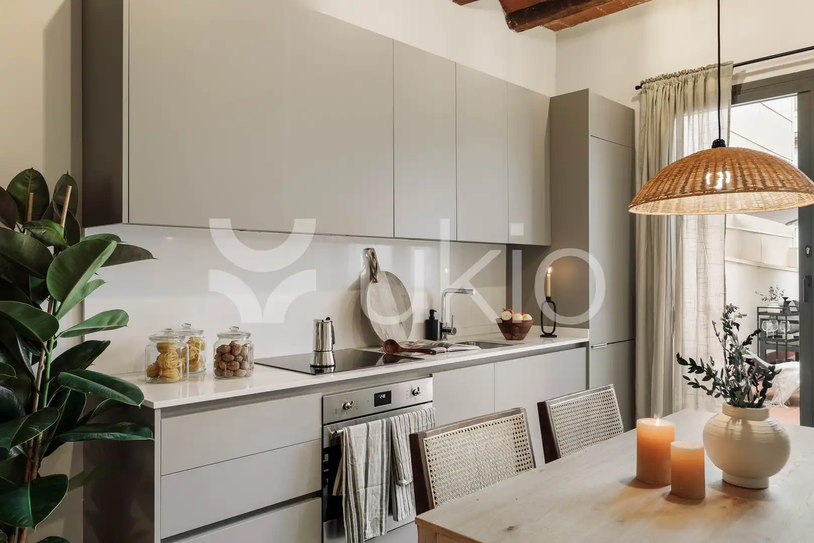 Cuina de Apartament de lloguer en Barcelona amb Aire condicionat, Calefacció i Terrassa