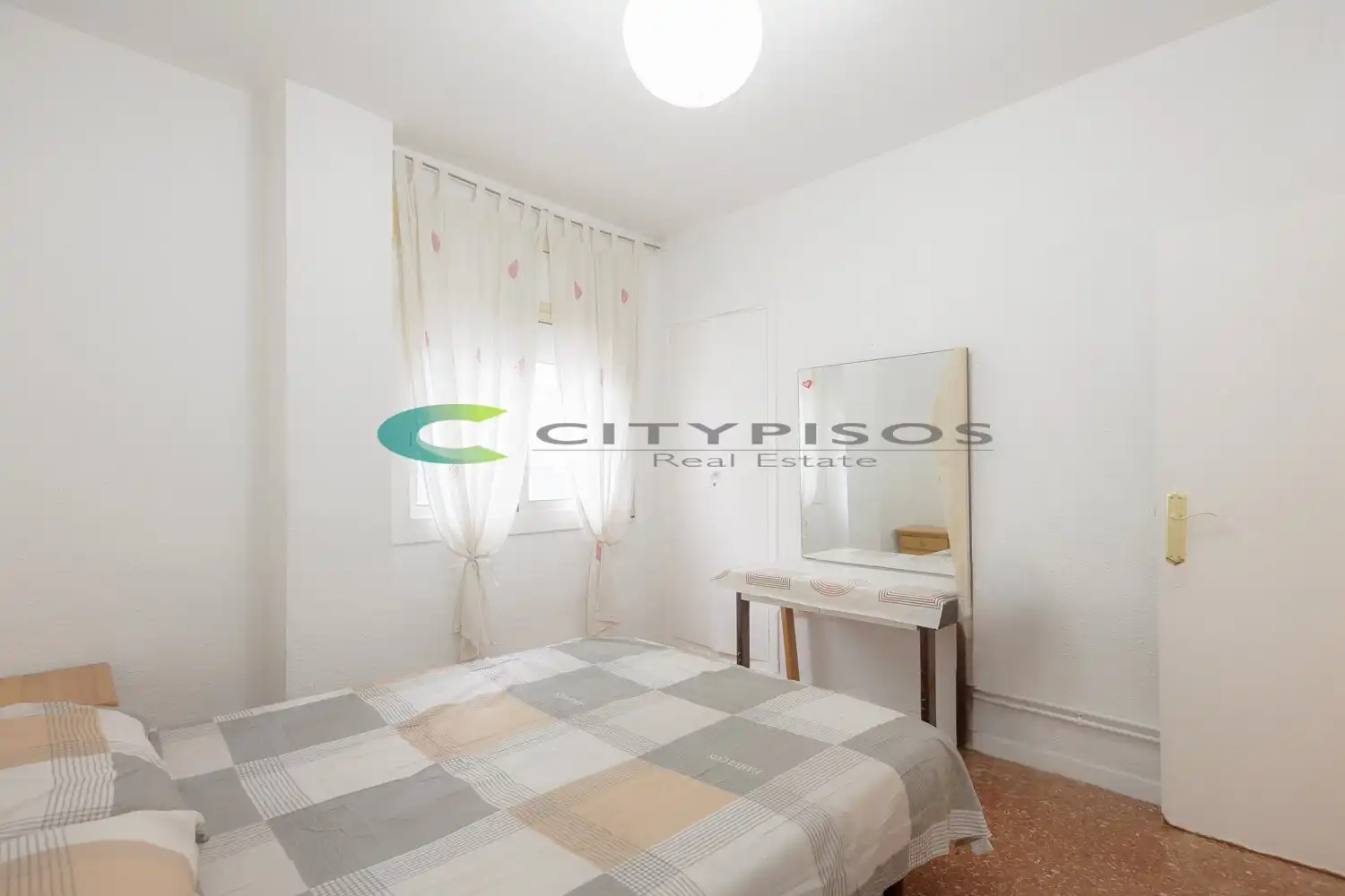 Bedroom of Flat for sale in Barcelona  with Heating, Oven and Balcony