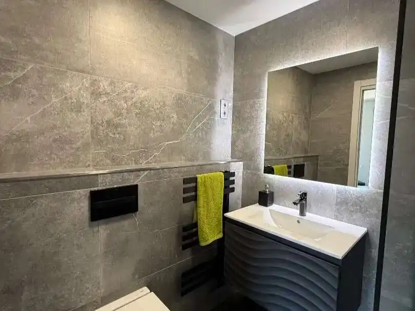 Flat with terrace for sale in Barajas