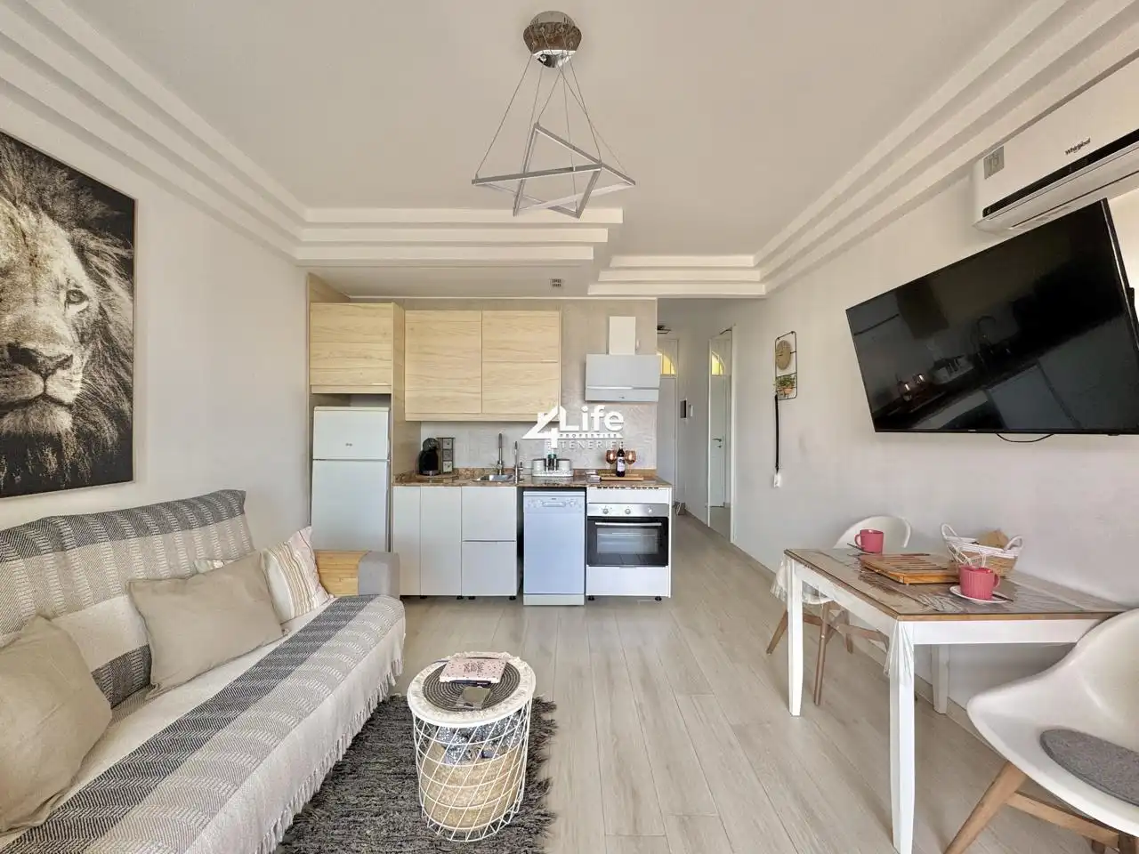 Living room of Flat for sale in Adeje  with Air Conditioner, Terrace and Community pool