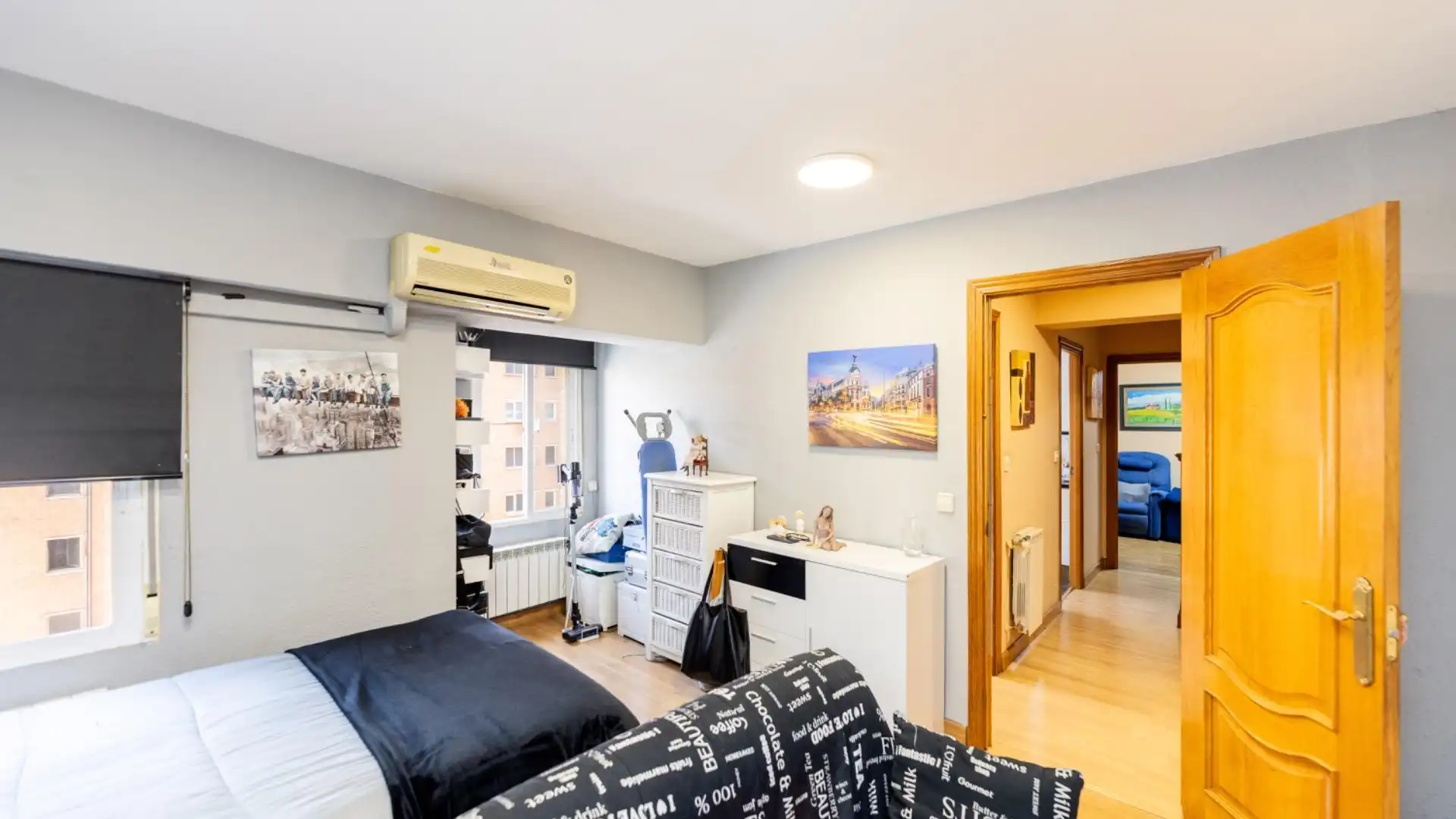 Bedroom of Flat for sale in  Madrid Capital  with Air Conditioner