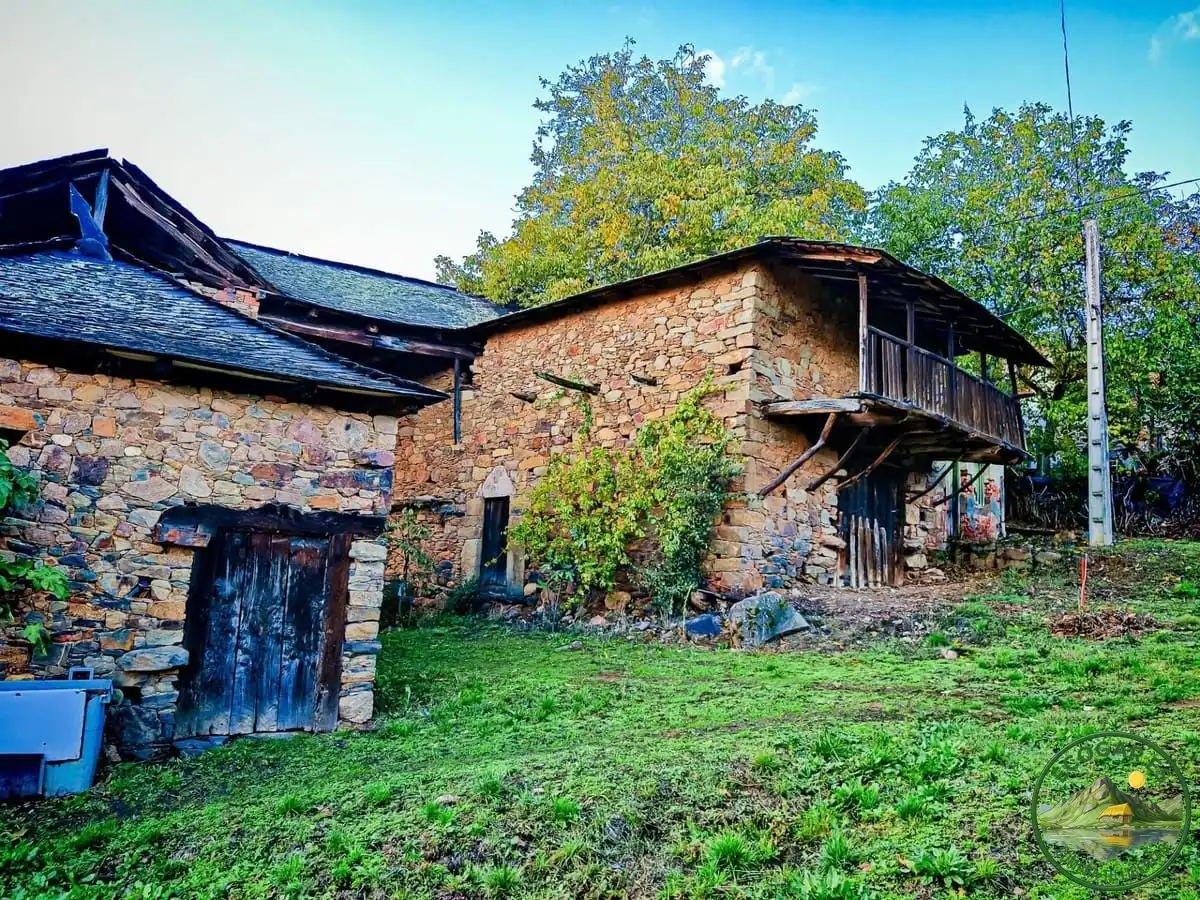 Vista exterior de Casa adosada en venda en Toreno