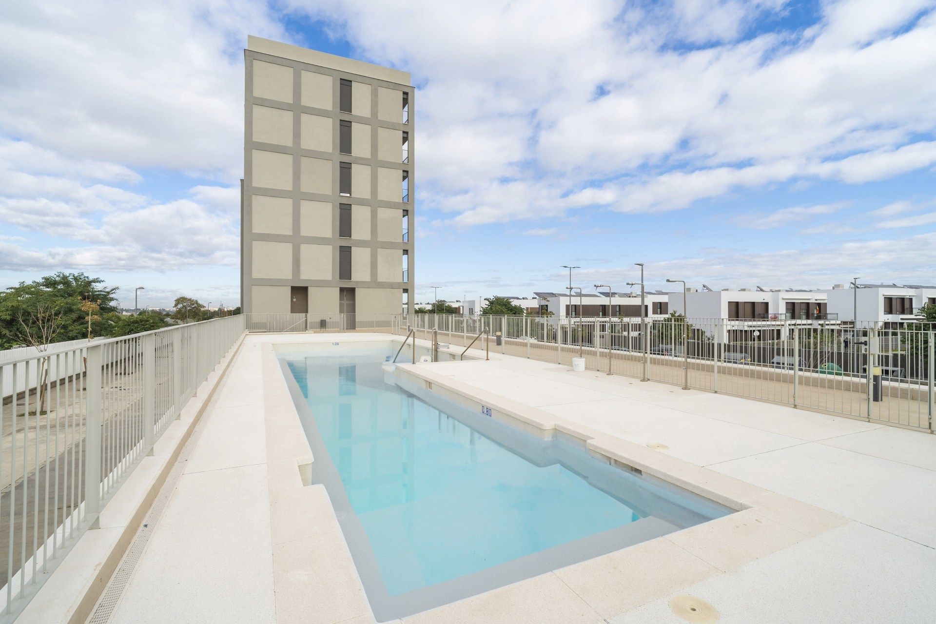 Swimming pool of Flat to rent in  Sevilla Capital