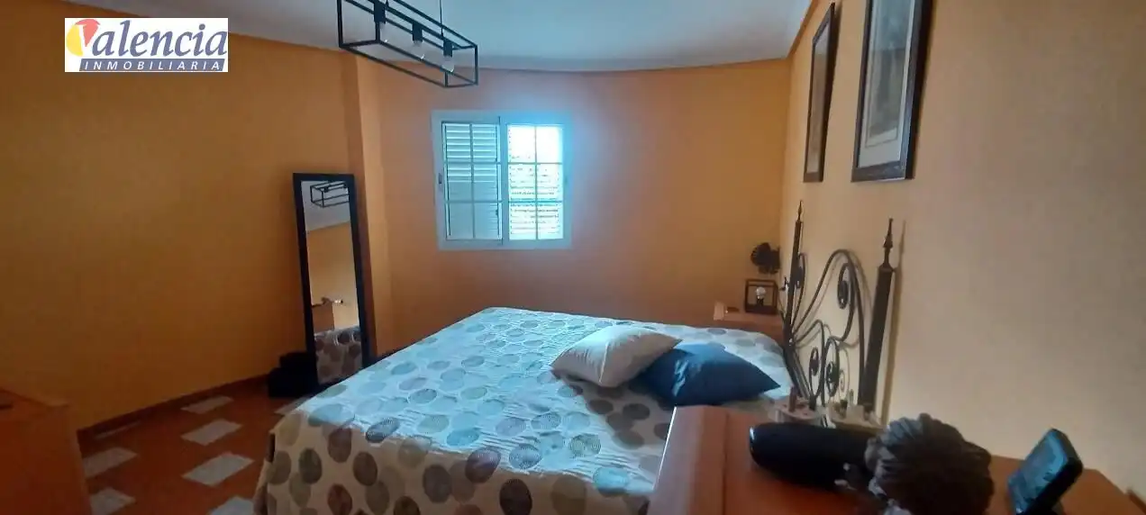 Habitación de Casa o chalet en venta en Chiva con Jardín privado