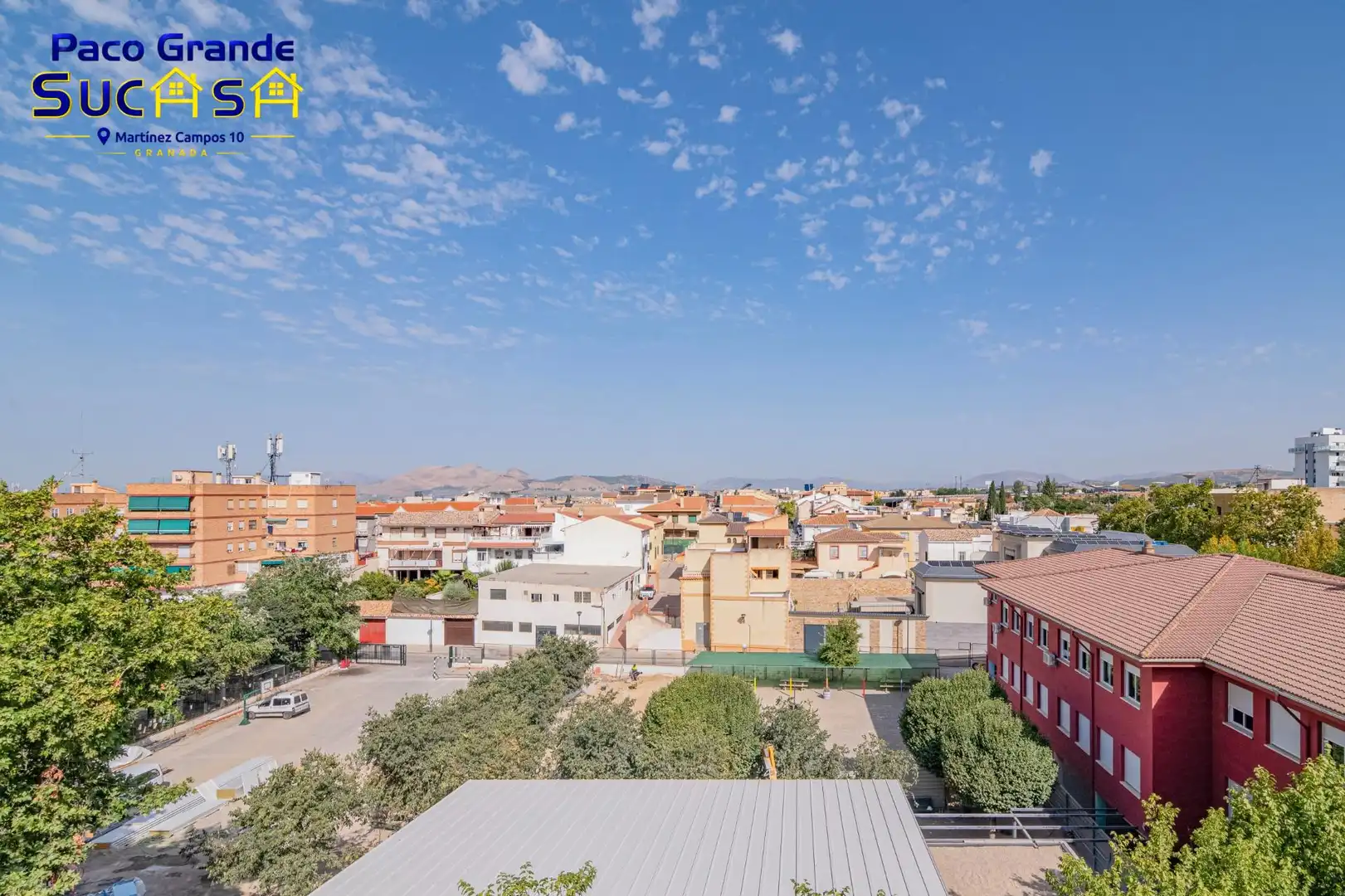 Vista exterior de Àtic en venda en Granada amb Aire condicionat, Calefacció i Terrassa