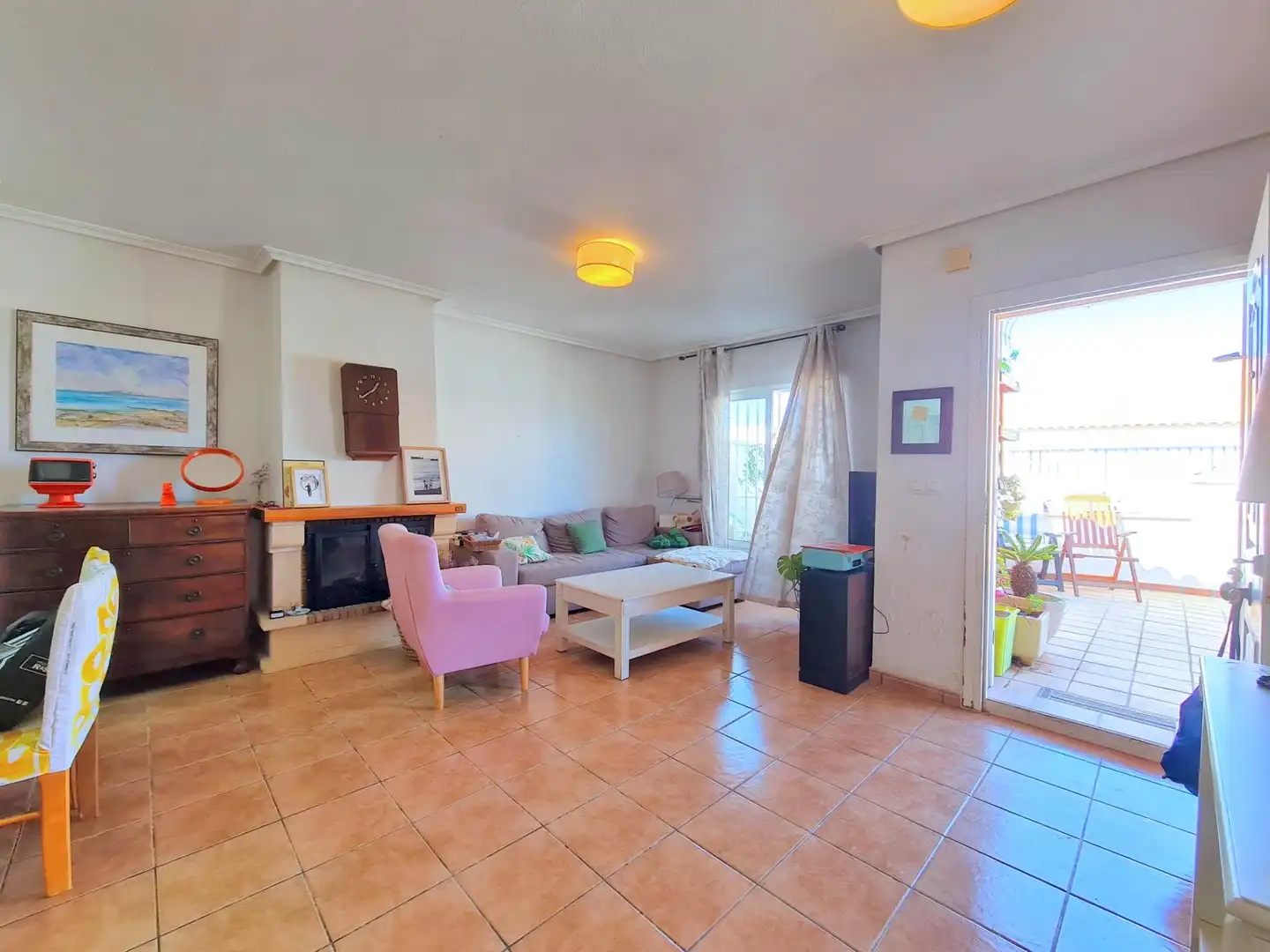 Sala de estar de Casa adosada en venta en Cartagena con Terraza, Amueblado y Piscina comunitaria