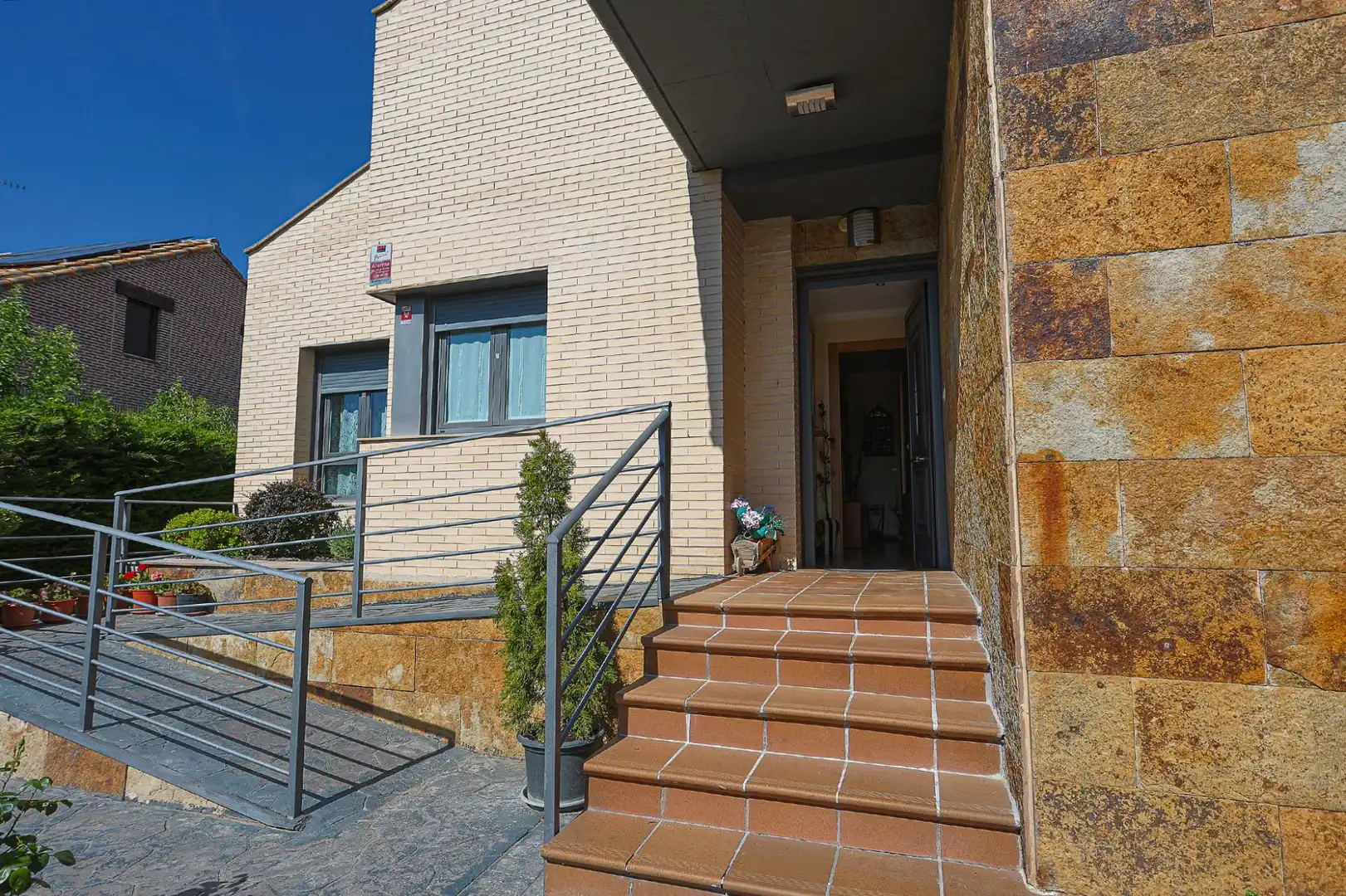 Houses for sale in Aldeamayor de San Martín