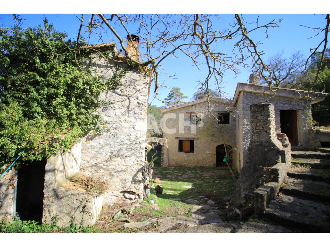 Vista exterior de Finca rústica en venda en Sant Martí de Centelles amb Jardí privat