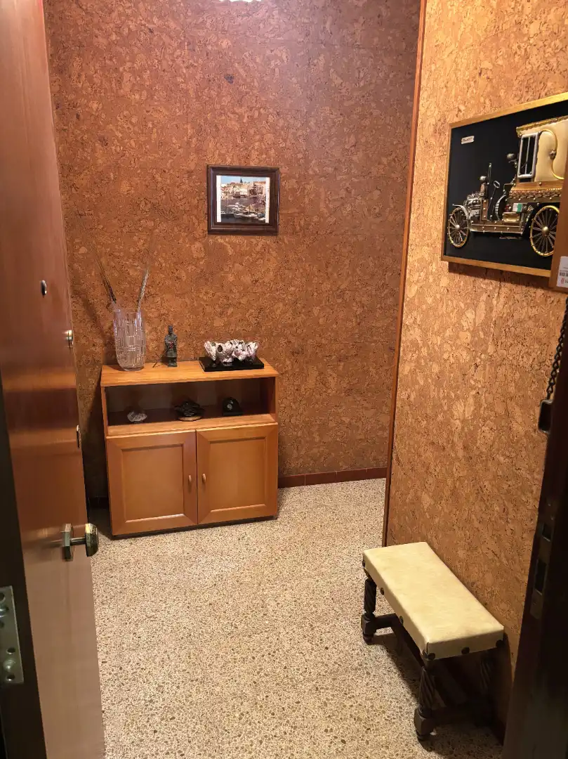 Flat for sale in L'Hospitalet de Llobregat  with Air Conditioner, Furnished and Oven