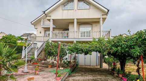 Se vende amplísimo chalet con terreno en Cacabelos, imagen 3