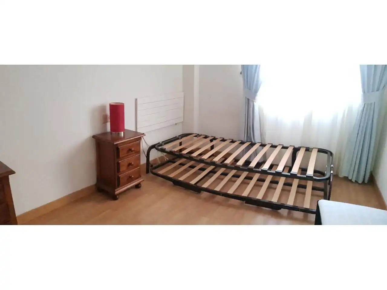 Habitación de Piso de alquiler en Sevilla con Aire acondicionado, Balcón y Piscina comunitaria