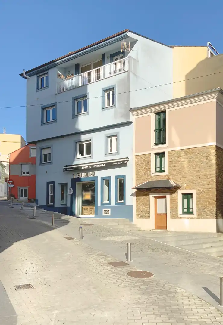 Außenansicht von Gebäude zum Verkauf in Foz