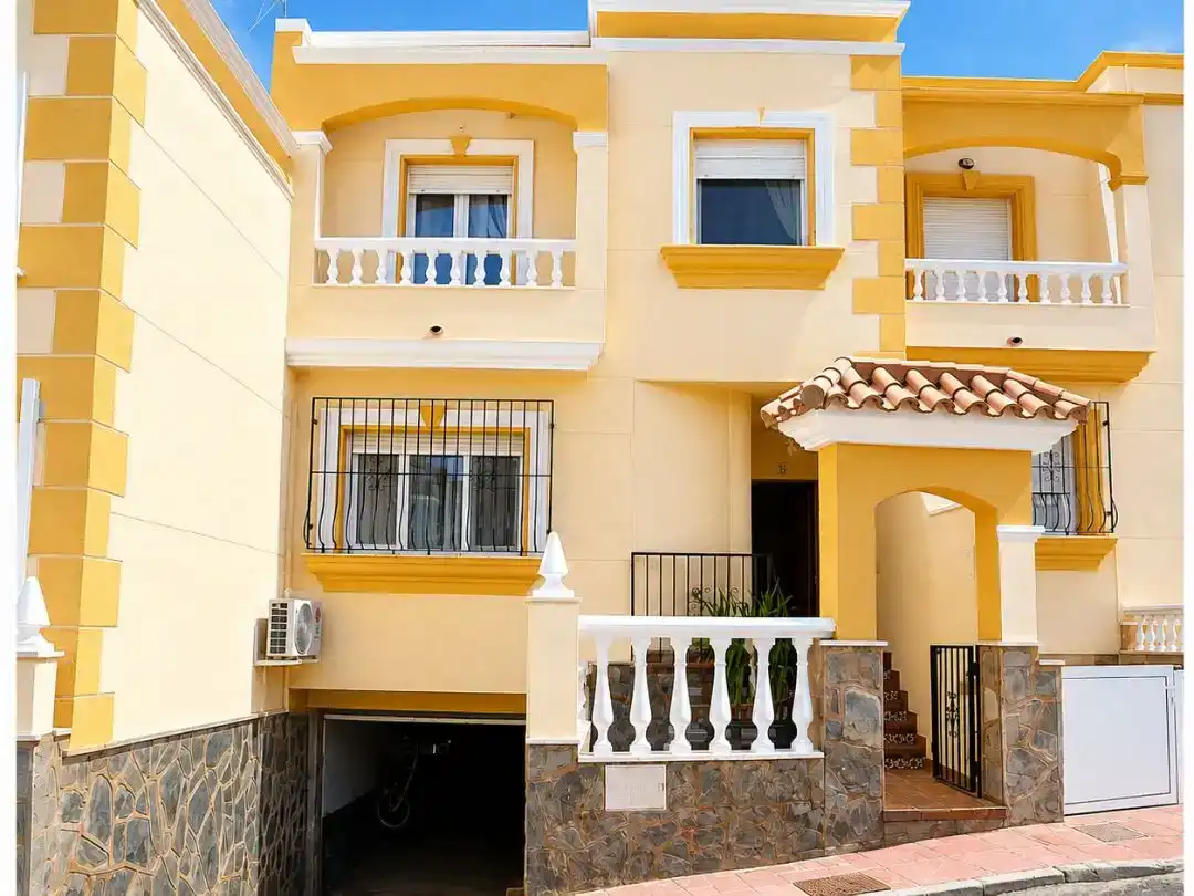 Vista exterior de Casa adosada en venta en Benahadux, Almería