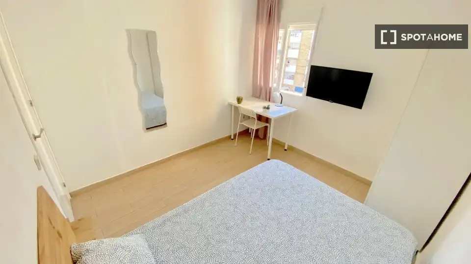 Habitación de Piso de alquiler en Sevilla con Aire acondicionado, Calefacción y Amueblado