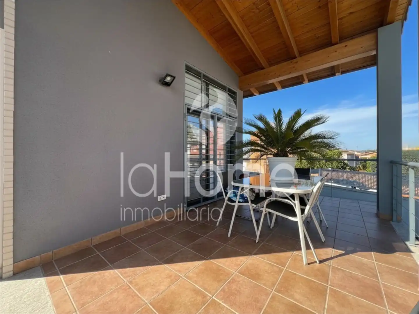 Terrace of Houses for sale in La Pobla de Vallbona  with Air Conditioner, Parquet flooring and Terrace