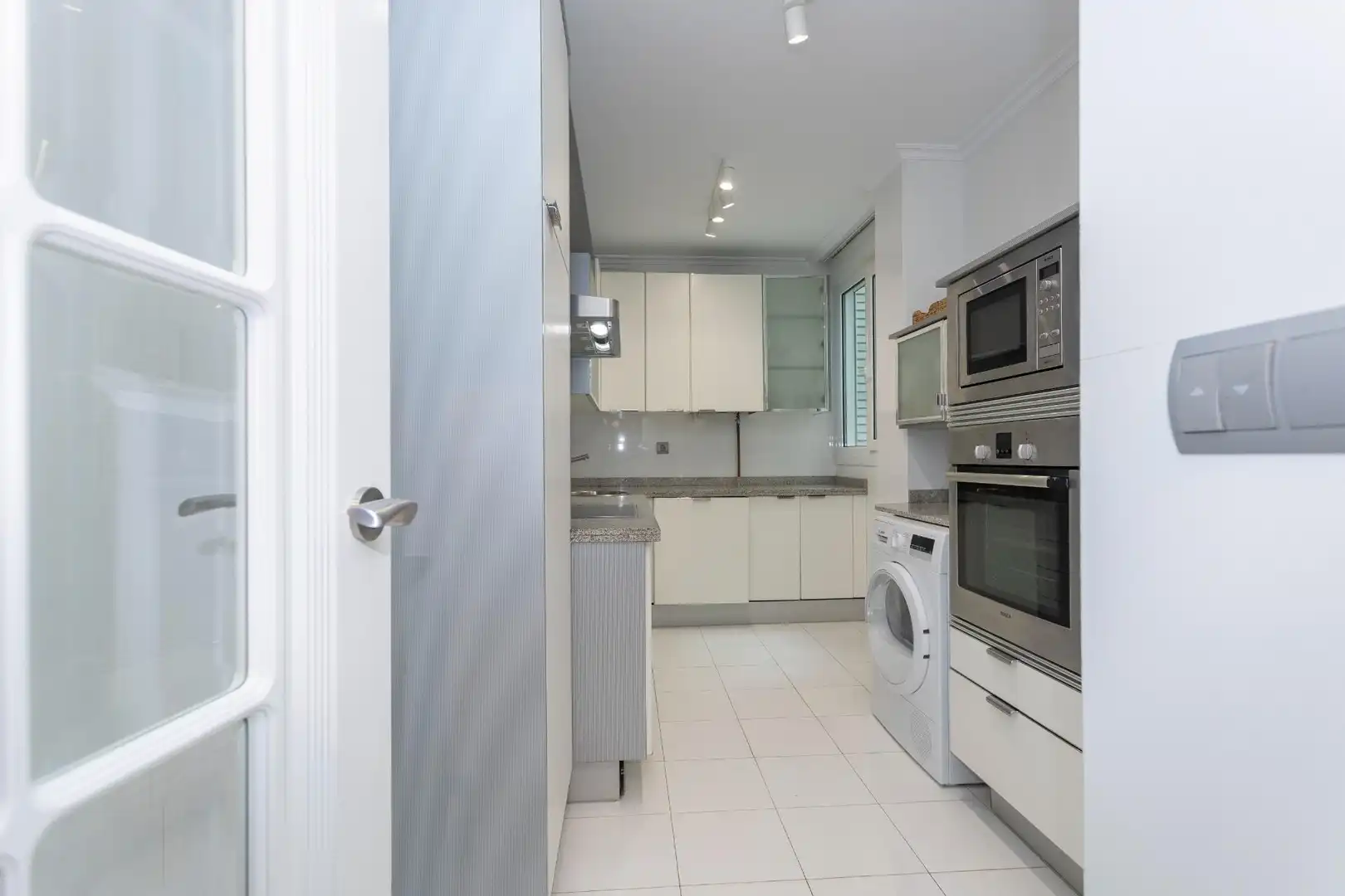 Cocina de Piso en venta en San Vicente de la Barquera con Calefacción, Terraza y Piscina comunitaria