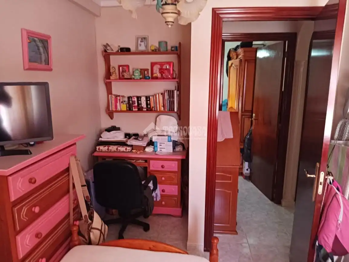 Bedroom of Flat for sale in Arahal  with Air Conditioner and Balcony