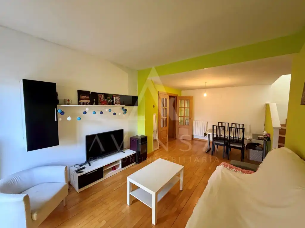 Sala d'estar de Àtic en venda en Yebes