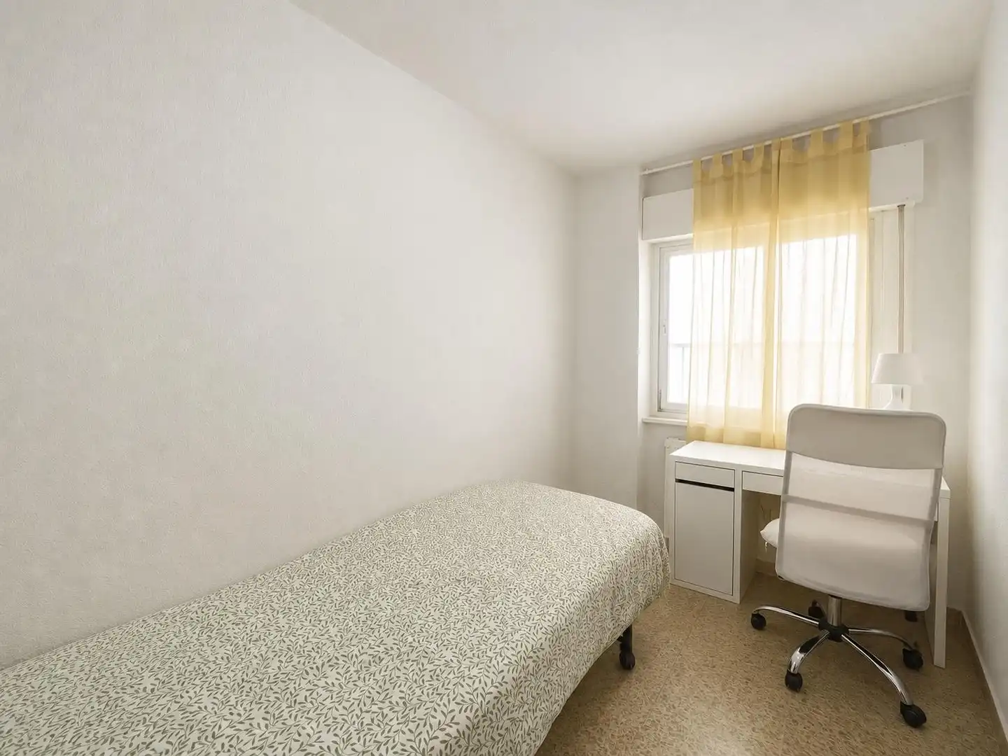 Bedroom of Flat for rent in Granada  with Furnished and Balcony