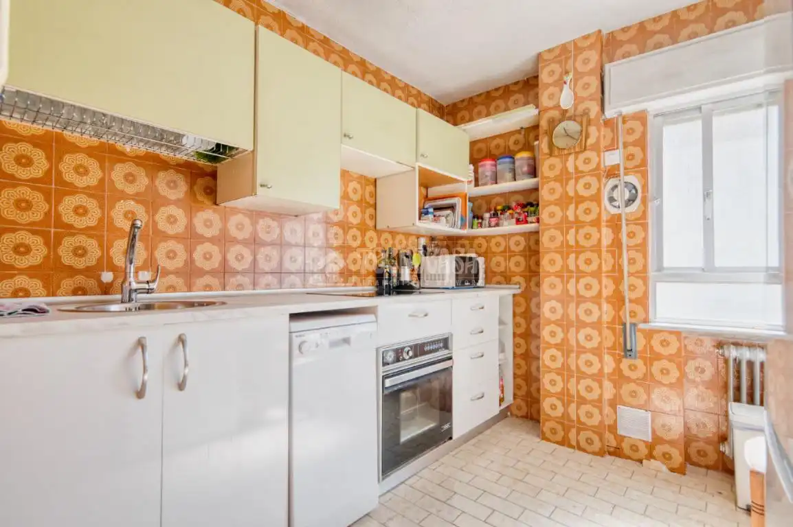 Kitchen of Flat for sale in Salamanca  with Heating and Balcony