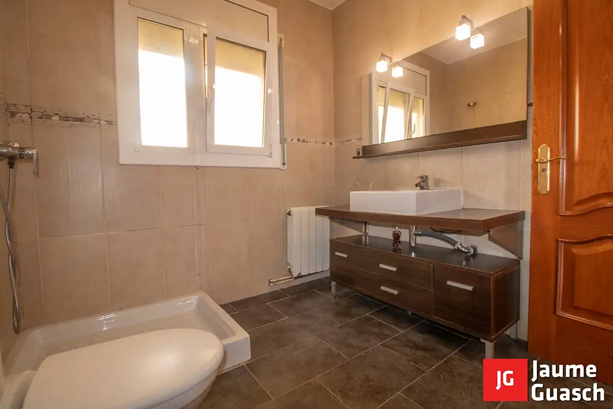 Bathroom of Flat for sale in Torredembarra  with Air Conditioner, Heating and Private garden