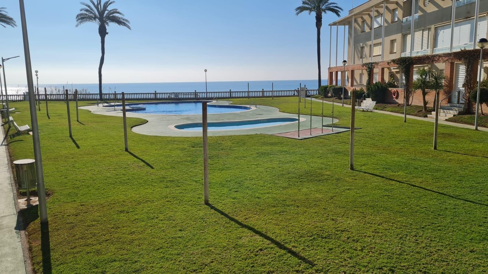 Schwimmbecken von Wohnung zum Verkauf in El Vendrell mit Klimaanlage, Parkett und Terrasse