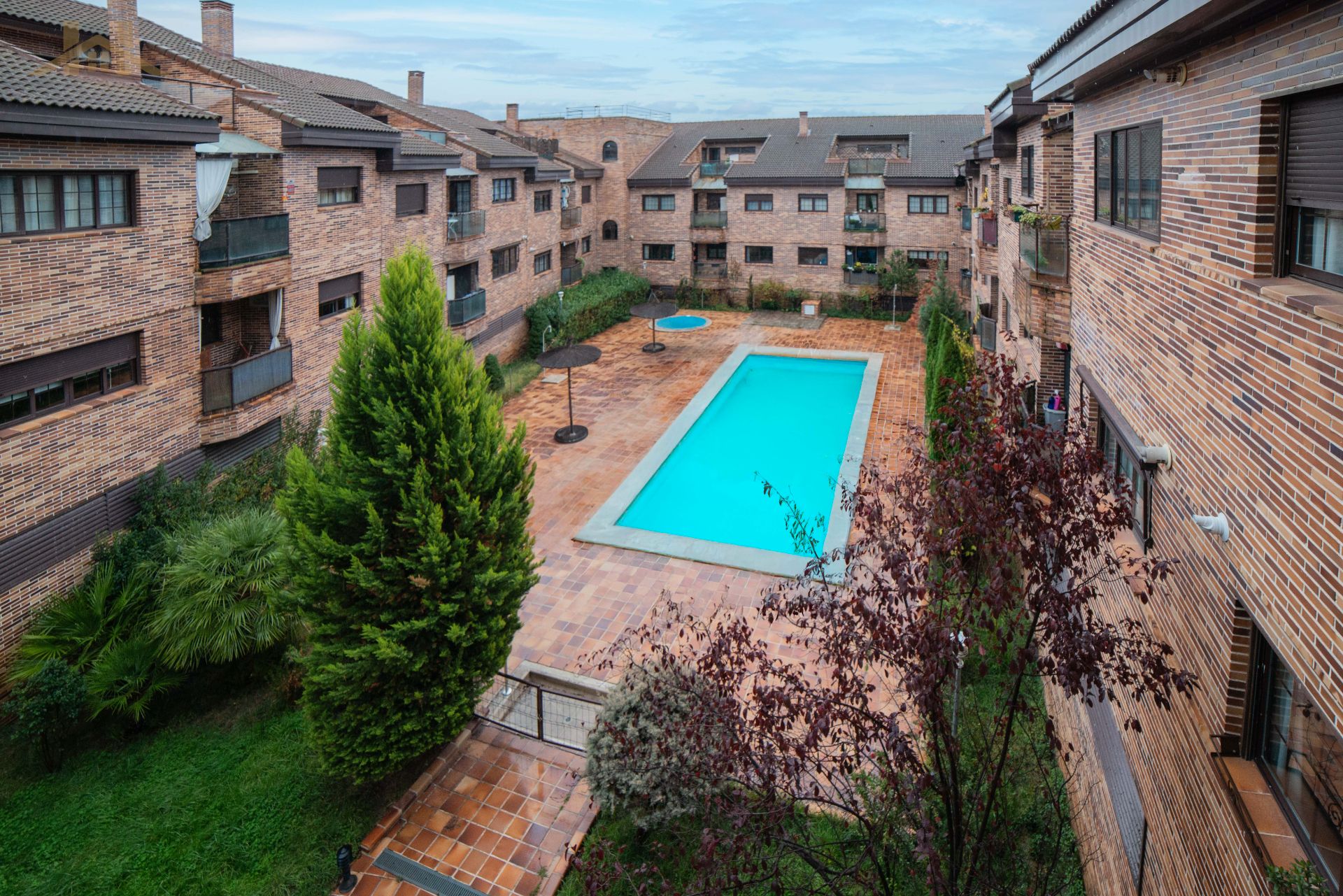 Swimming pool of Flat for sale in El Escorial  with Heating, Oven and Washing machine