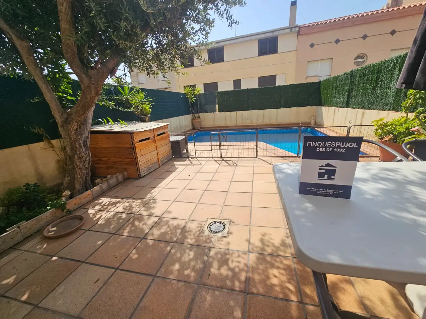 Piscina de Casa o xalet en venda en Vilanova i la Geltrú amb Jardí privat, Terrassa i Piscina