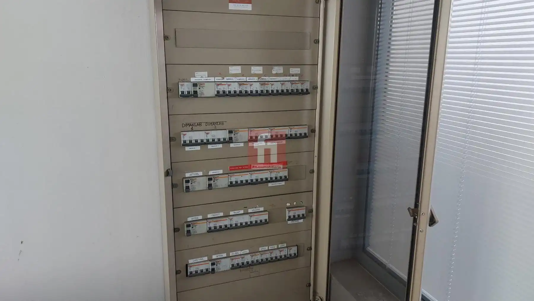 Oficina en alquiler en Rocafort, imagen 25