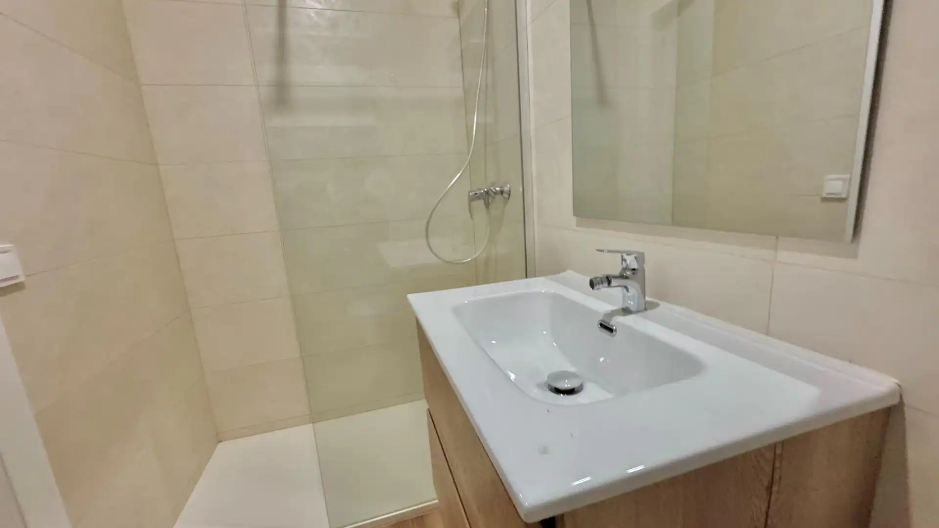 Baño de Estudio en venta en Torremolinos con Aire acondicionado y Calefacción