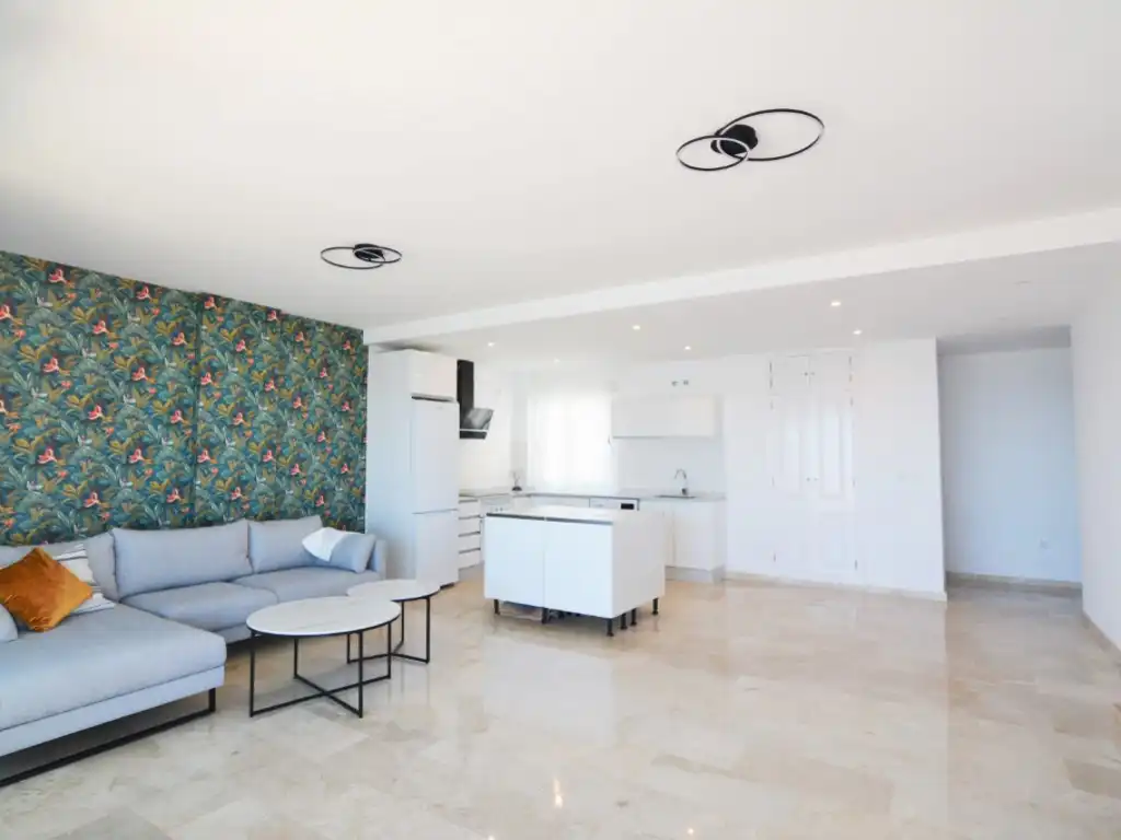 Wohnzimmer von Wohnungen zur Miete in Fuengirola mit Klimaanlage, Schwimmbad und Möbliert