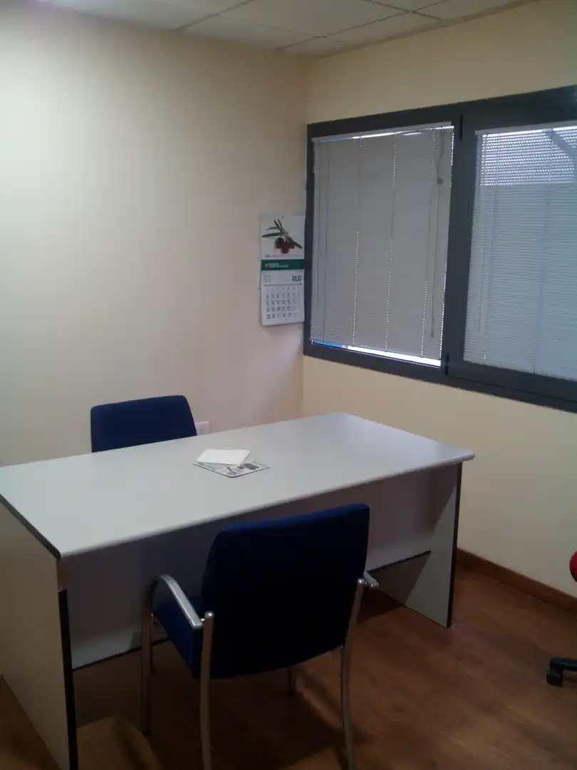 Büro zum Verkauf in Toledo mit Klimaanlage, Heizung und Abstellraum