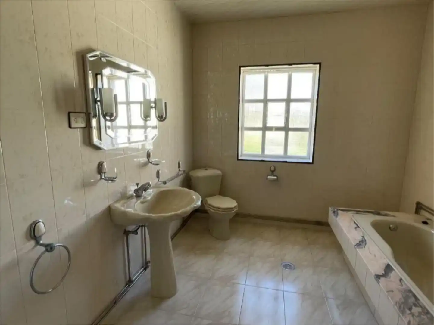 Baño de Piso en venta en Carnota