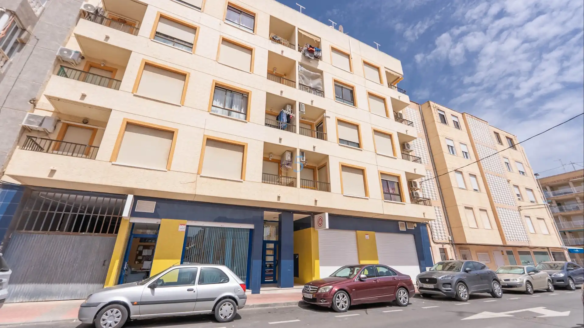 Vista exterior de Pis en venda en Torrevieja amb Terrassa i Moblat