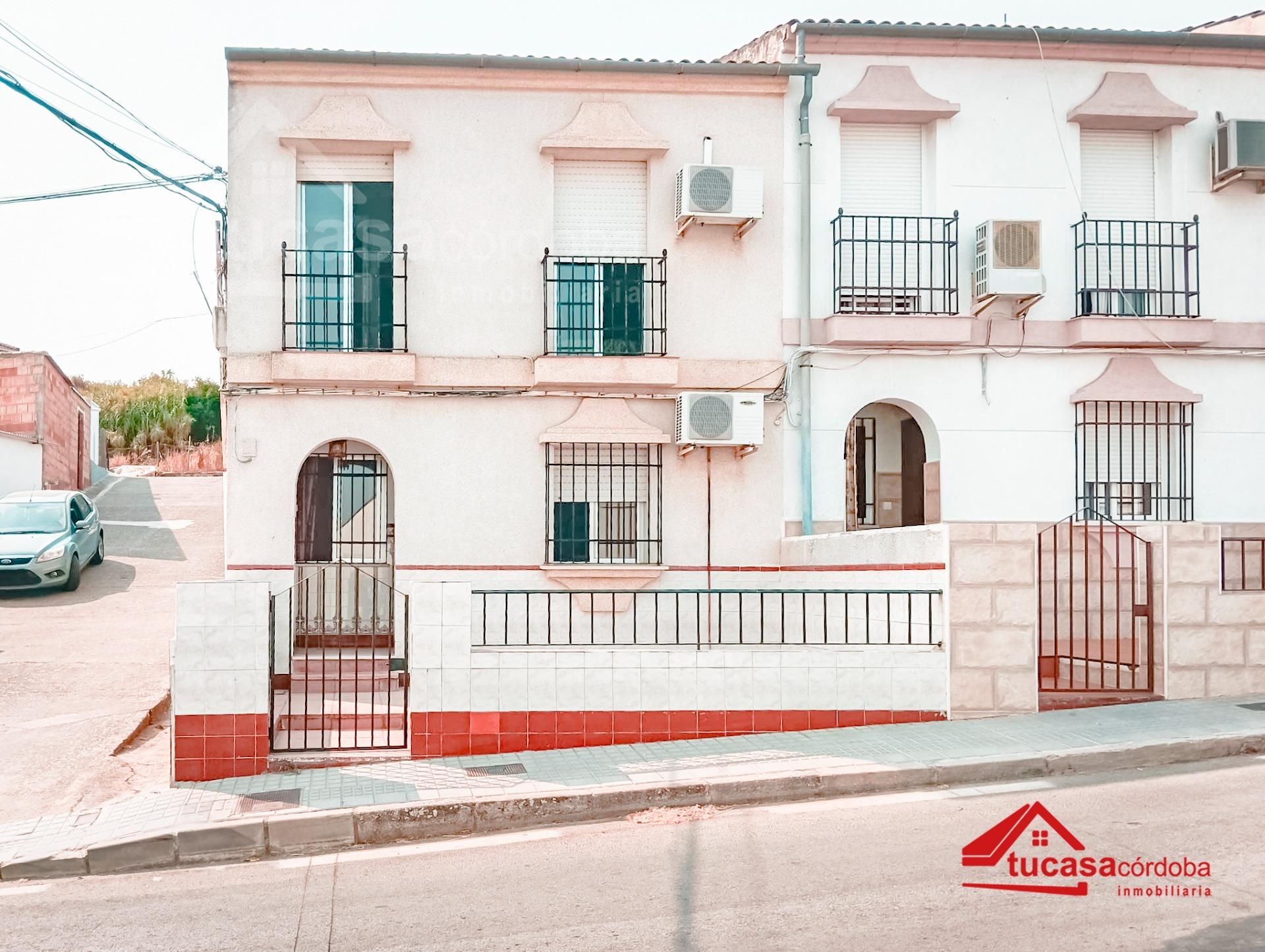 Vista exterior de Casa o chalet en venta en Guadalcázar con Aire acondicionado, Trastero y Amueblado