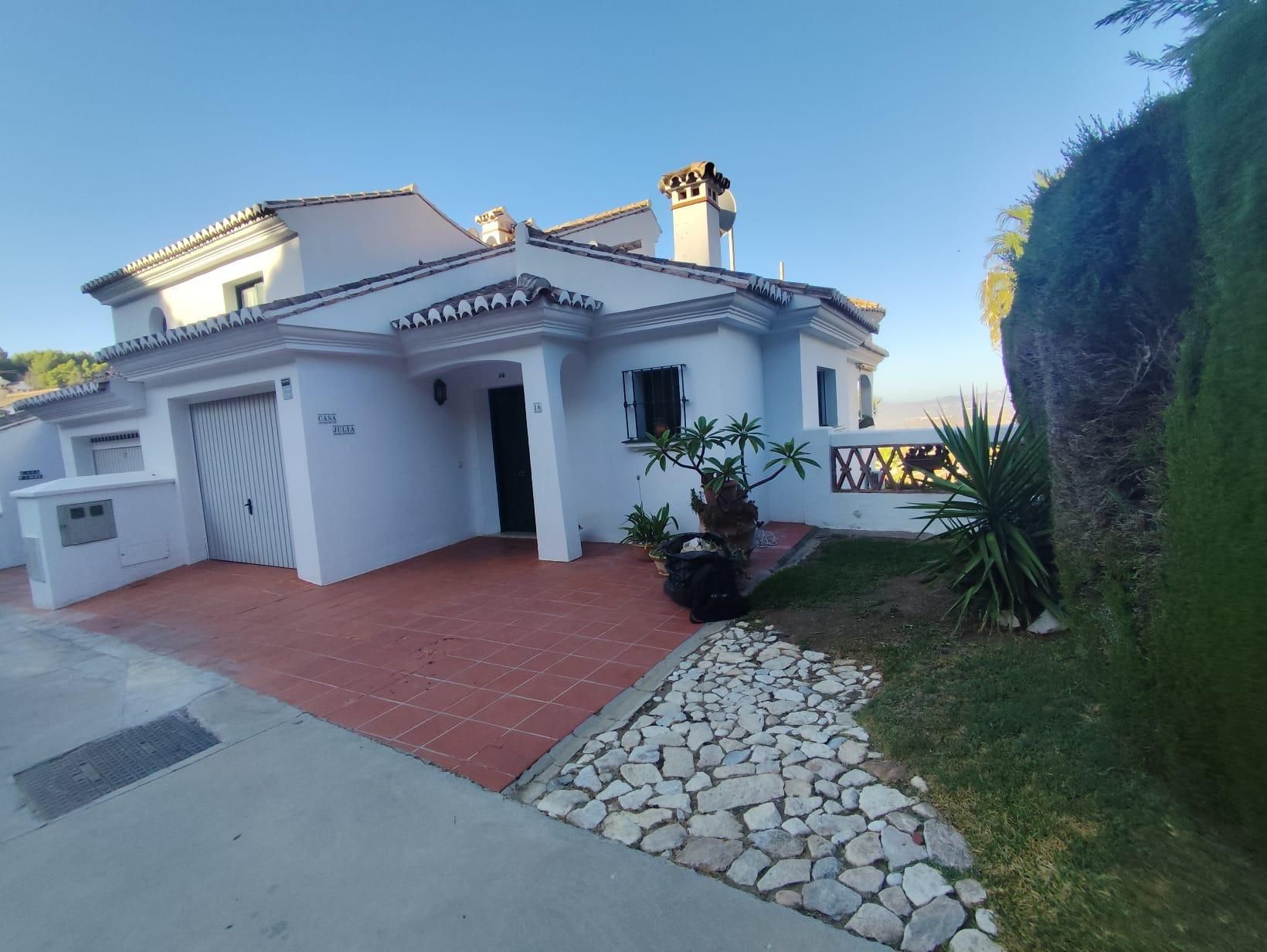 Casa adosada de alquiler en Mijas pueblo