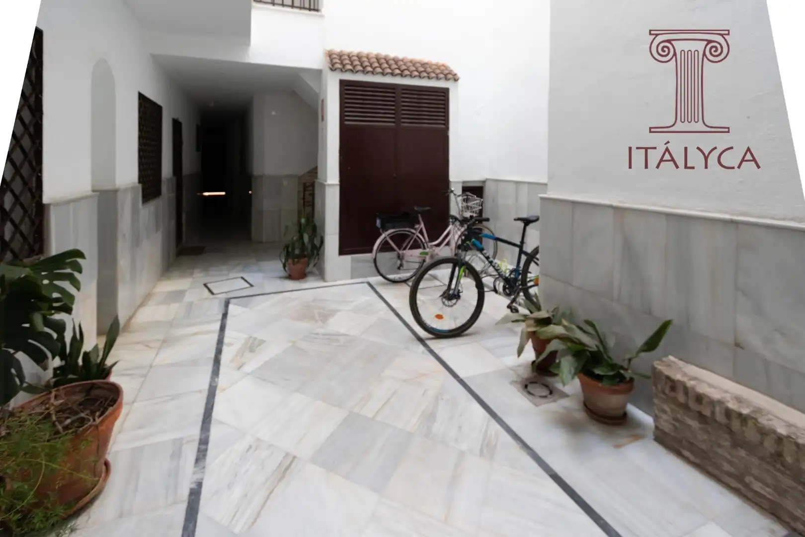 Dachboden zum Verkauf in Sevilla mit Klimaanlage, Terrasse und Abstellraum