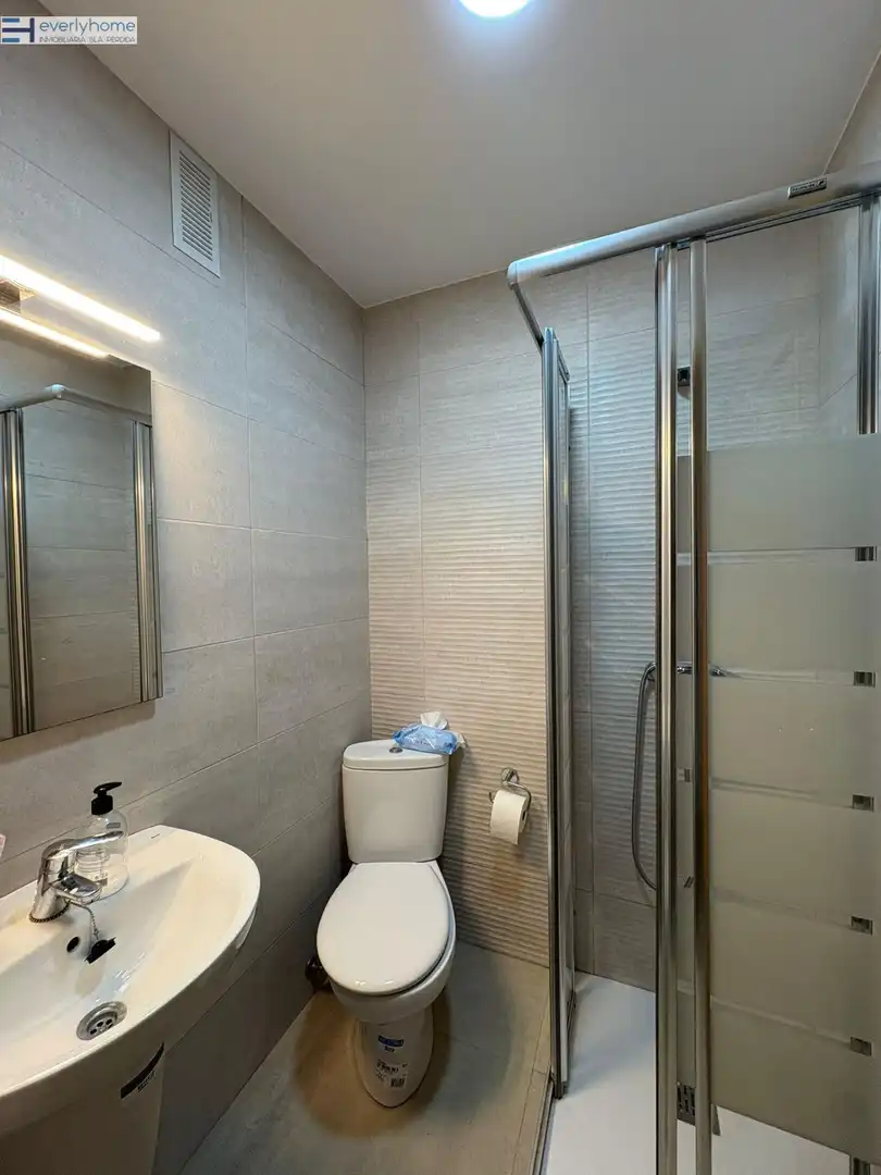 Bathroom of Flat for rent in Valencia  with Furnished and Balcony