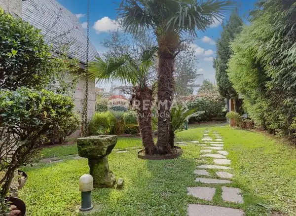 Jardín de Casa o chalet en venta en Vigo  con Calefacción, Jardín privado y Trastero